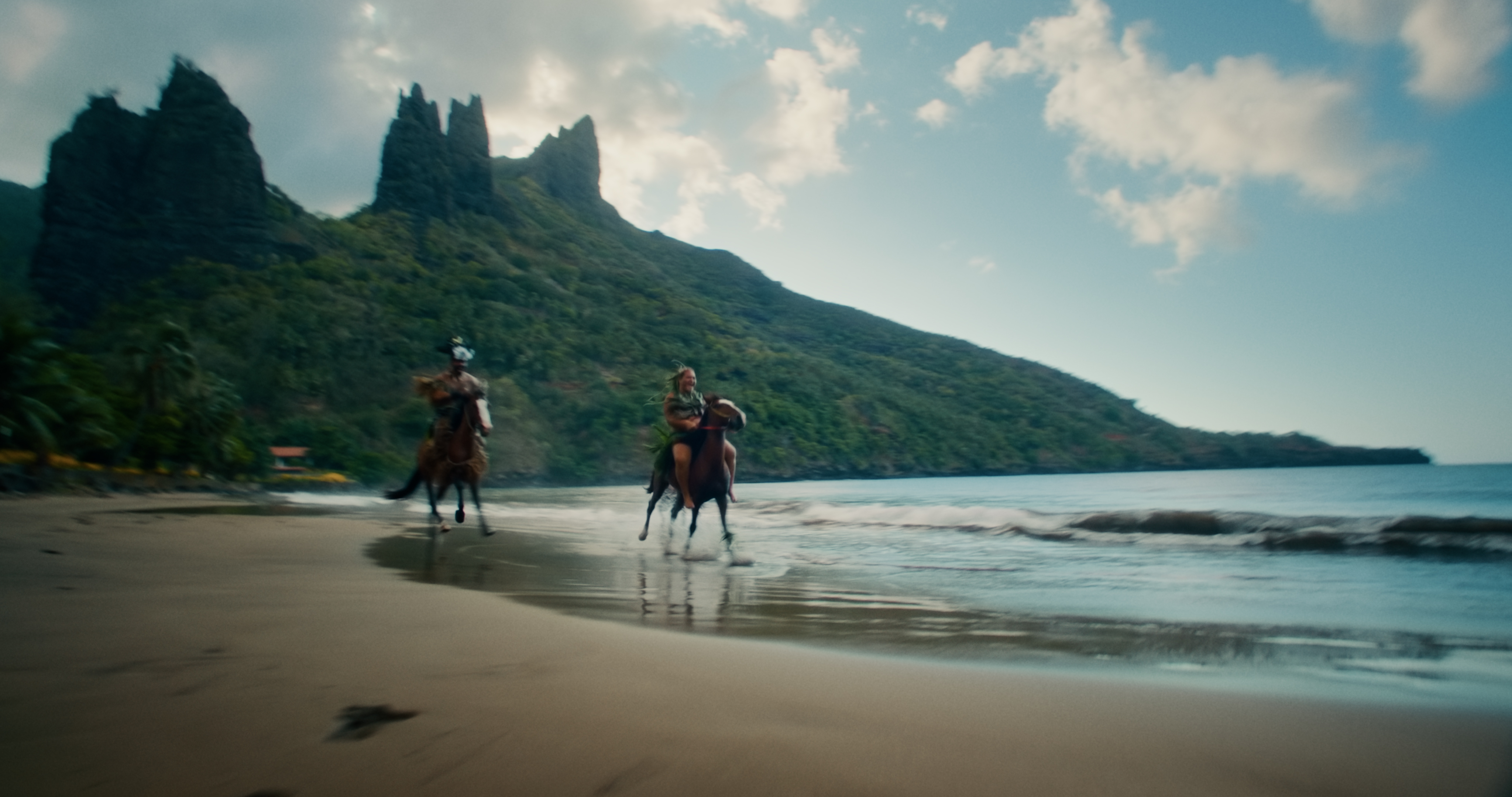 Follow Your Feelings — Tahiti Tourism